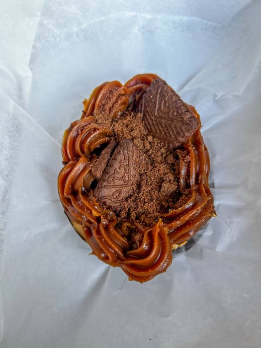 🐣 ¡SORTEO 1K + PASCUAS! 🐰
¡Llegamos a los 1.000 seguidores y no podemos más de la emoción!!! Queremos agradecerles por estar del otro lado, por elegir lo artesanal y por bancar este proyecto que hacemos con tanto amor.
Como se acercan las Pascuas, decidimos TIRAR LA CASA POR LA VENTANA y festejar doble. ¡Te podés ganar tus productos favoritos para endulzar el finde largo!
🎁 ¿QUÉ PODÉS GANAR?
Tendremos 2 (DOS) ganadores que podrán elegir sus favoritos de nuestro menú de Pascuas (¡deslizá el carrusel para ver las fotos y tentarte!):
🥇 1er PREMIO: 2 productos pascueros a elección.
🥈 2do PREMIO: 1 producto pascuero a elección.
Podés elegir entre nuestras joyitas artesanales:
• ☁️ Roscas Nube: La Clásica, Doble Tentación (con mucho DDL) o Frutos Secos.
• 🍫 Huevos Rellenos: HuevoTorta, Key Lime Huevo o nuestro amado Huevo Franui.
🙌 ¿CÓMO PARTICIPAR?
Es muy simple:
1️⃣ Seguinos en nuestra cuenta @sagis___
2️⃣ Etiquetá a esa persona especial con la que compartirías el premio (¡o que te tiene que cebar los mates!).
3️⃣ Compartí este post en tus historias y etiquetanos. (¡Nos ayudás un montón a seguir creciendo y sumás doble chance!).
⚠️ DATOS IMPORTANTES:
🗓️ Sorteamos el jueves 02/04 por la noche.
🚚 Entregamos el sábado 04/04.
📍 Punto de retiro: Podés retirar sin cargo por Gral. San Martín.
📦 En caso de requerir envío, el mismo queda a cargo de los ganadores.
¡Mucha, mucha suerte para todos! Estamos ansiosos por saber quiénes se llevan estas delicias a casa. 🏠✨